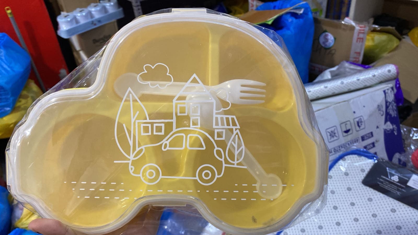 TAPER CARRO CON TAPA AMARILLO