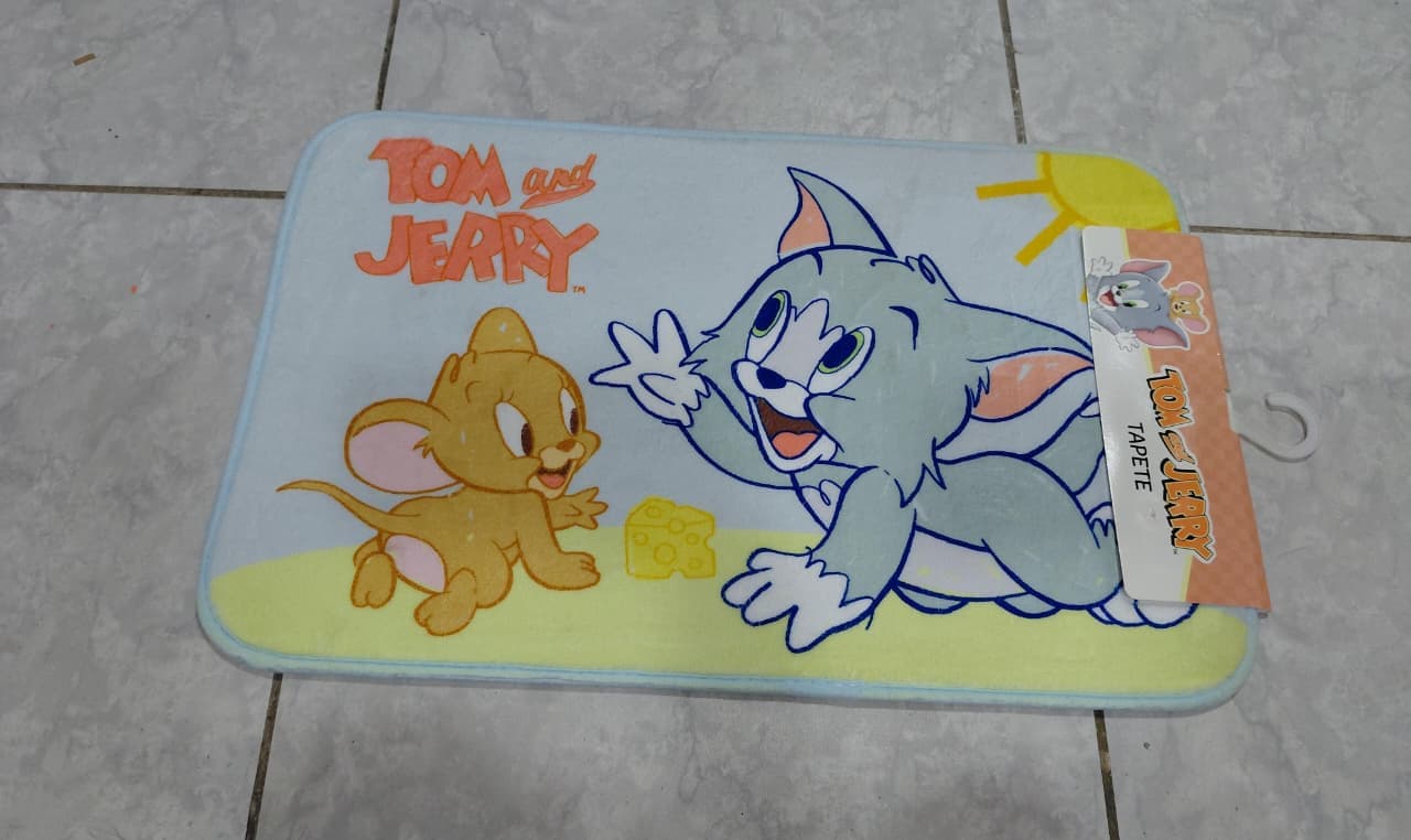 TAPETE MODELO TOM Y JERRY